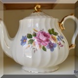 P02. Porcelain teapot. 